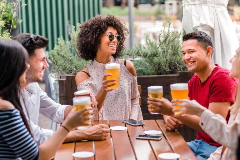 Descubre la experiencia y haz una cata de cervezas con Vinopremier